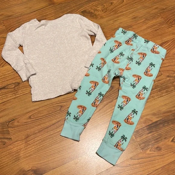 Old Navy Christmas Pajamas - Picture 7 of 7
